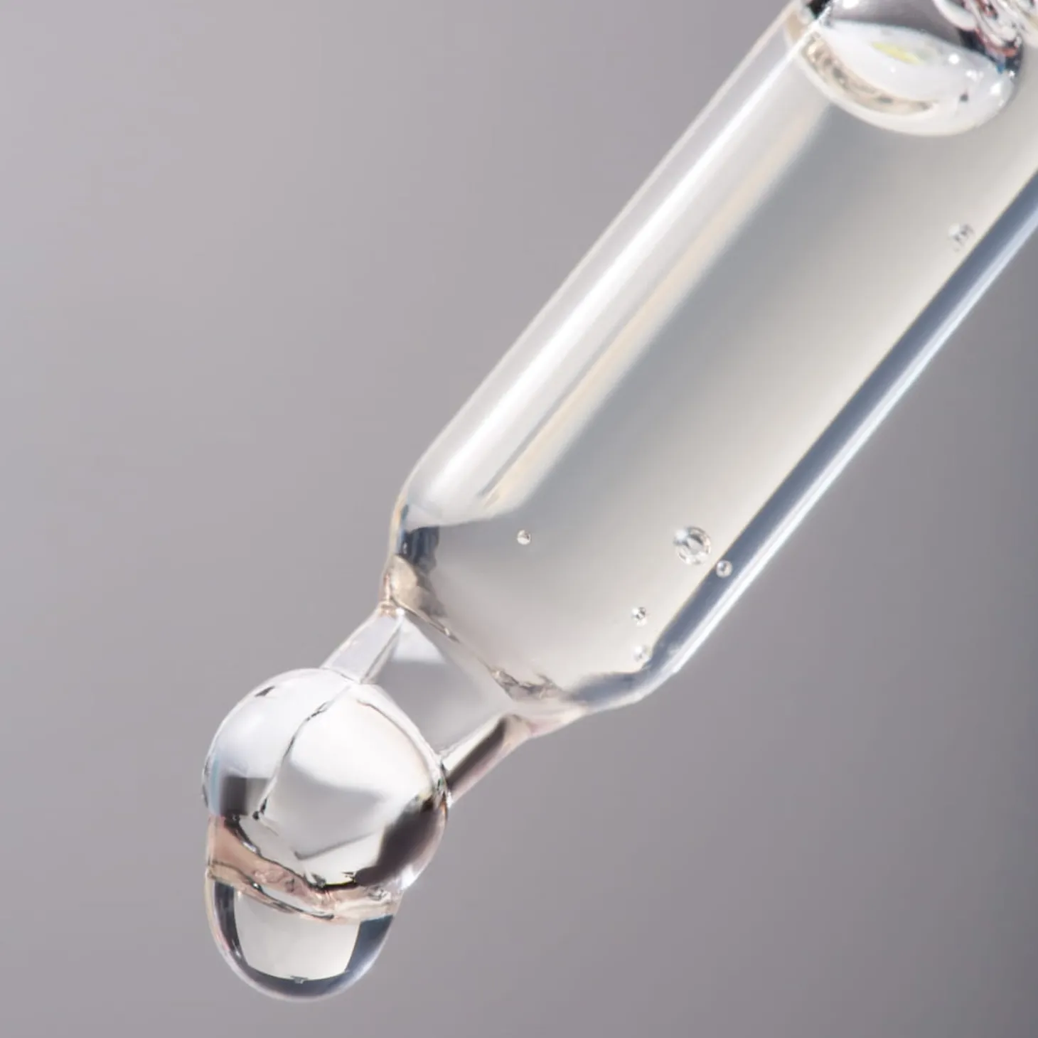BasicLab - Esteticus - Rozświetlenie i Wyciszenie - Antyoksydacyjne Serum Wyrównujące z Witaminą C 15% - 30ml