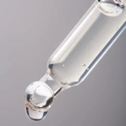 BasicLab - Esteticus - Rozświetlenie i Wyciszenie - Antyoksydacyjne Serum Wyrównujące z Witaminą C 15% - 15ml