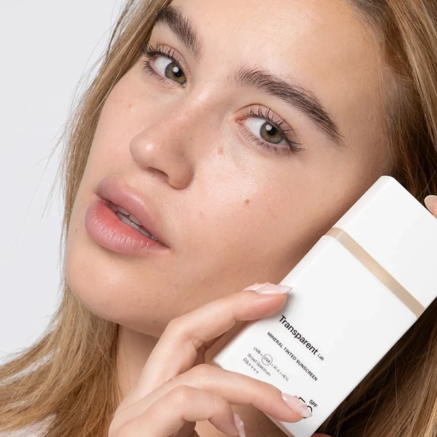 Transparent Lab - Mineral Tinted Sunscreen Light - Lekki Mineralny Krem z Filtrem SPF50 - 100ml