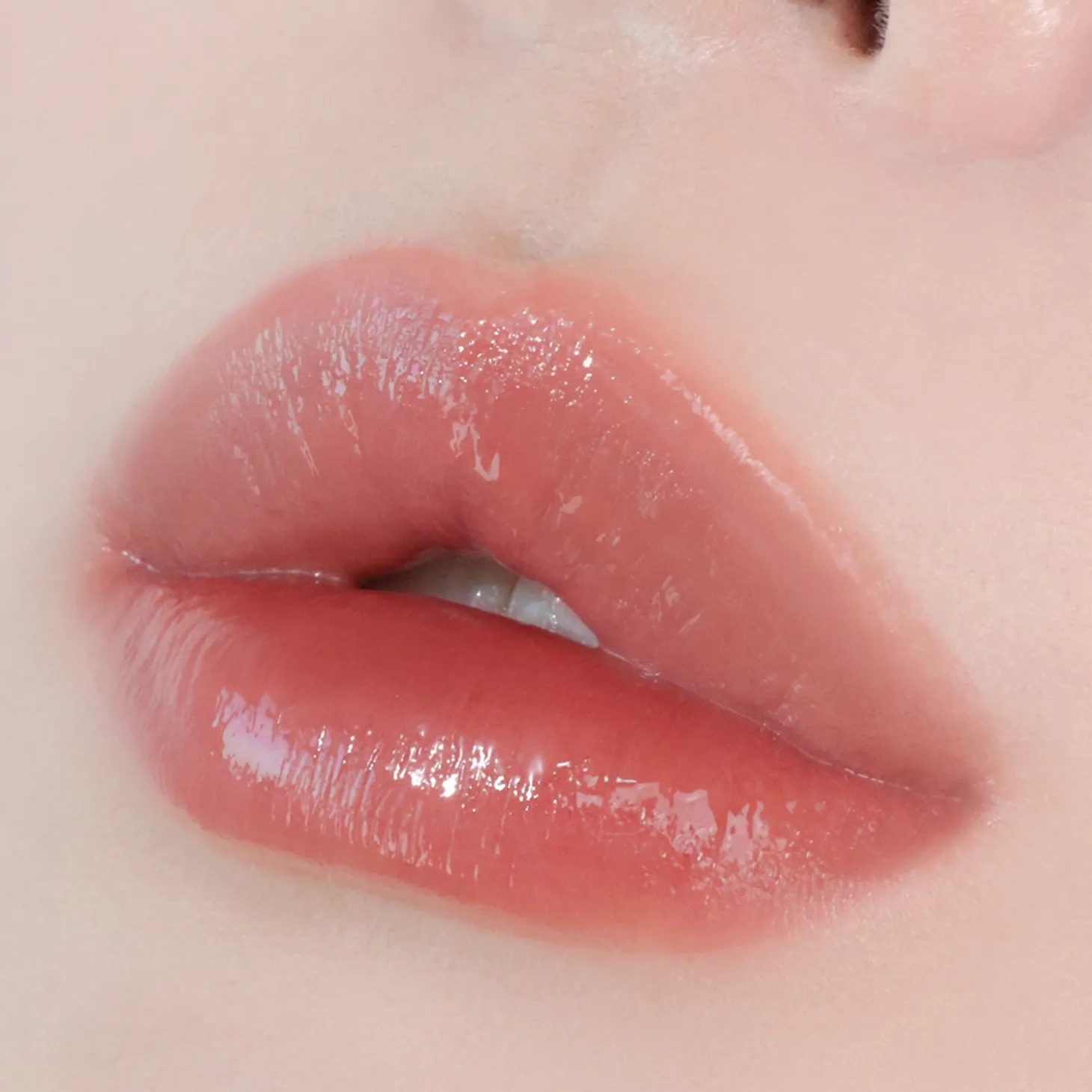 Unleashia - Sisua Berry Shot Lip Tint No. 4 Woo Woo - Nawilżający Błyszczyk do Ust- 3,8g
